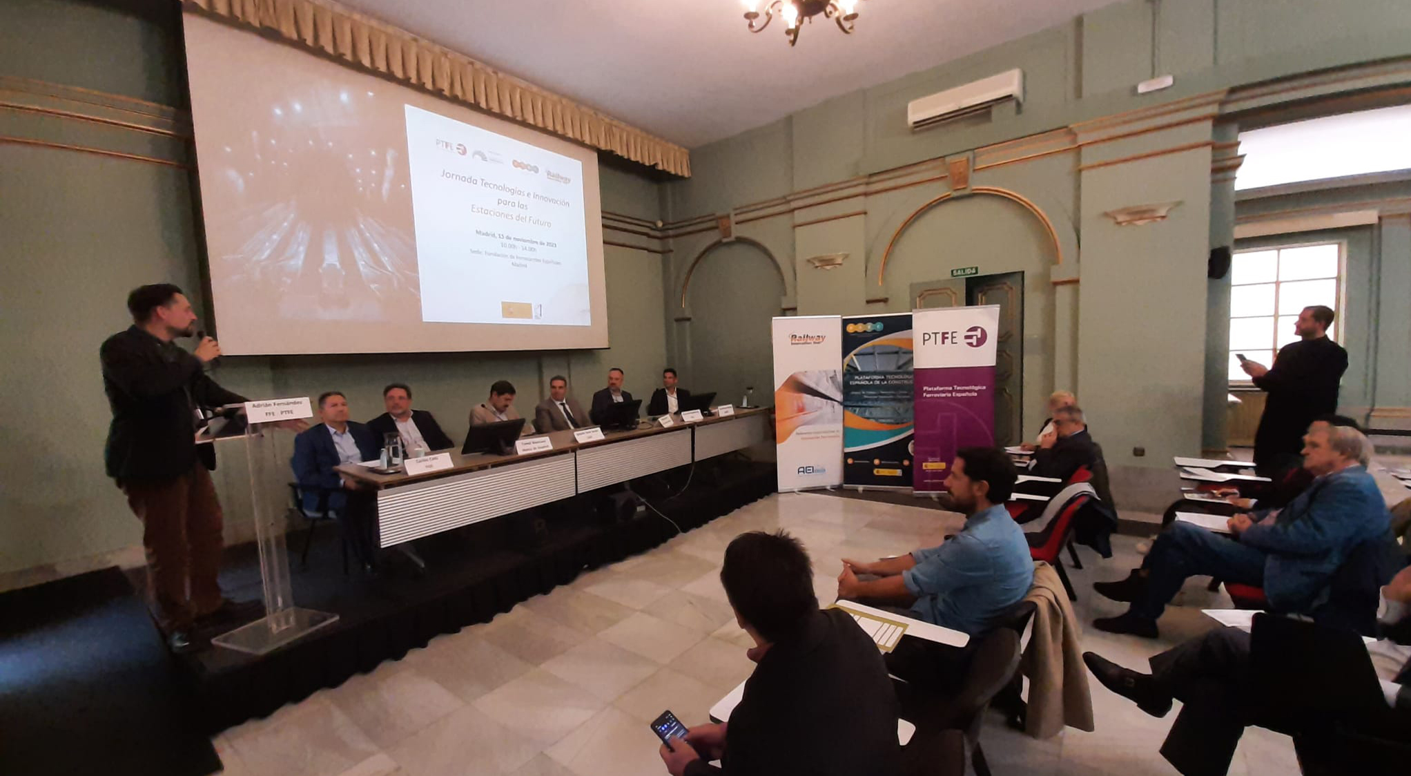 Los sectores ferroviario, tecnolgico y de la construccin debaten sobre las estaciones del futuro 